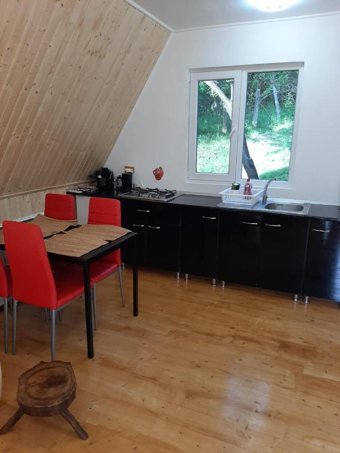 Cabana Din Livada Pucioasa Eksteriør billede