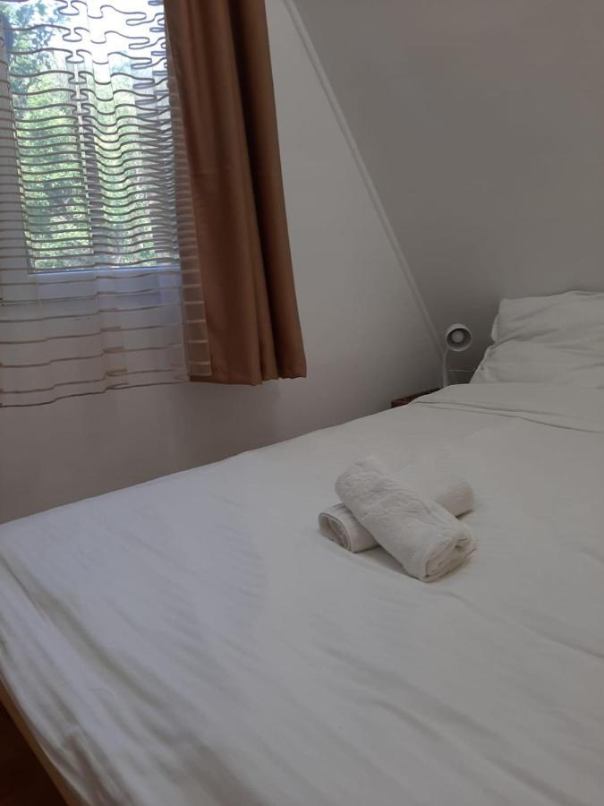 Cabana Din Livada Pucioasa Eksteriør billede